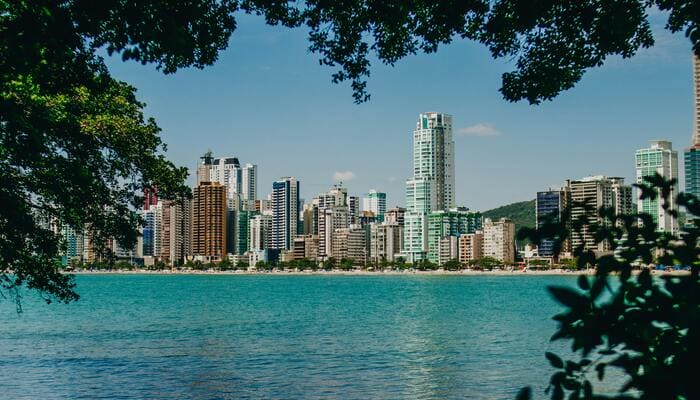 Imóveis no litoral: valorização que supera até os melhores investimentos